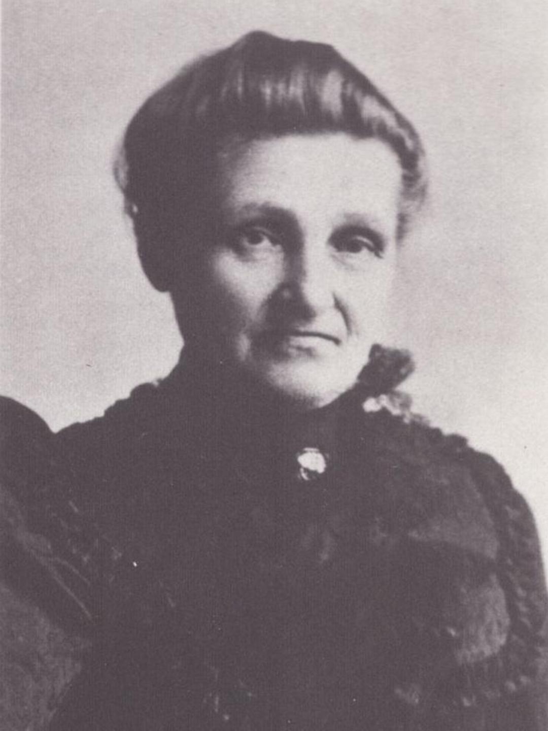 Caroline Brown (1843 - 1925) Profile